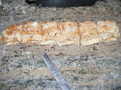 Herb and Cheese Pull Apart Bread %%