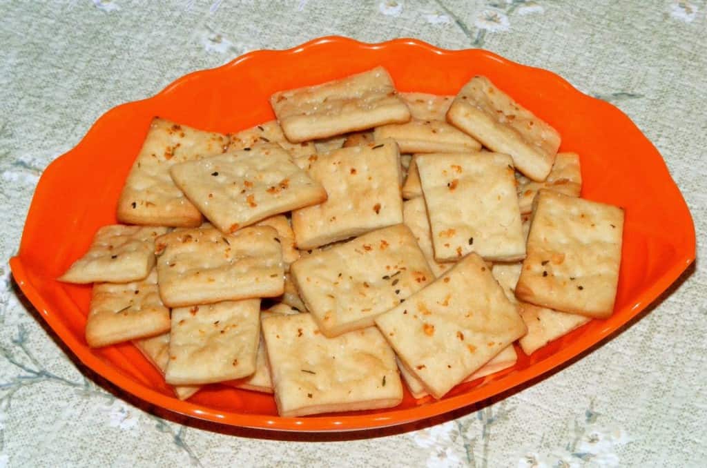 Homemade Soda Crackers %%