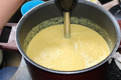 Blending the garbanzo beans with hand blender Blending the garbanzo beans with hand blender