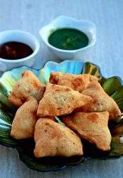 Samosa | Potato and Peas filled Savory Pastry