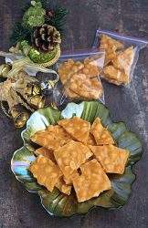 Old Fashioned Peanut Brittle