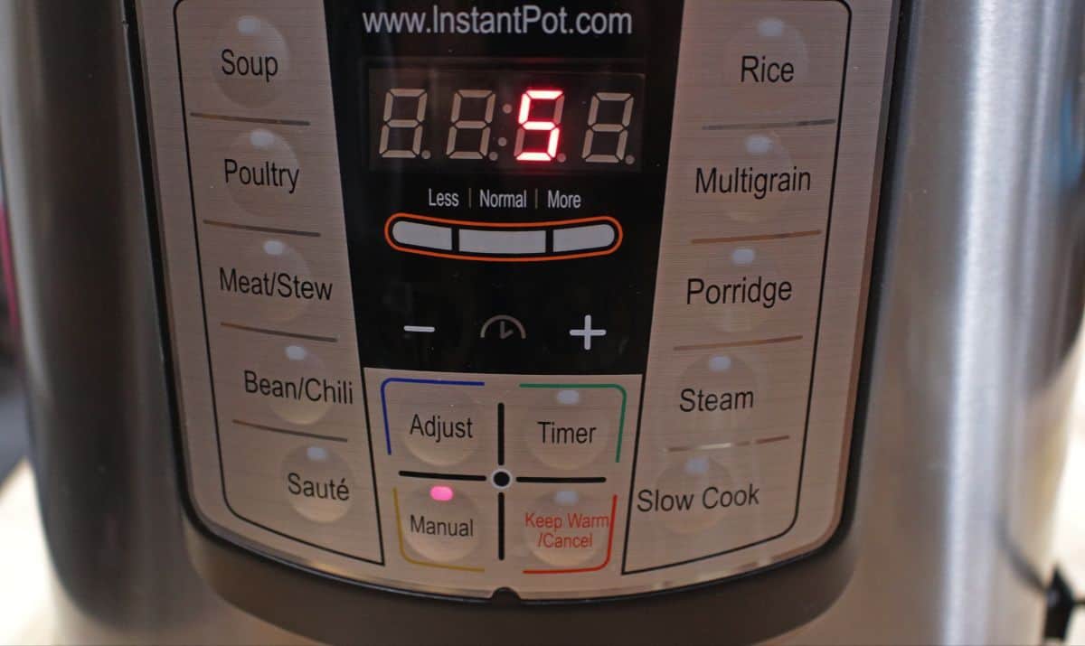 instant pot displaying cook time for quinoa