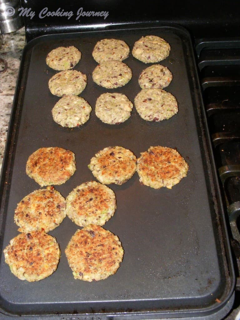Broccoli Quinoa and Beans Fritters %%