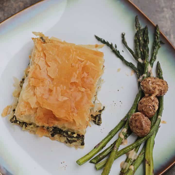 Byrek mi spinaq slice with asparagus and potato