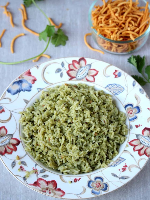 Kothamalli Sadam in a decorative white bowl 