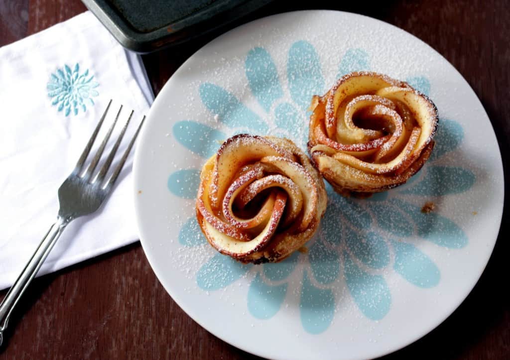Baked Apple Roses – Apple Roses with Puff Pastry Baked Apple Roses – Apple Roses with Puff Pastry