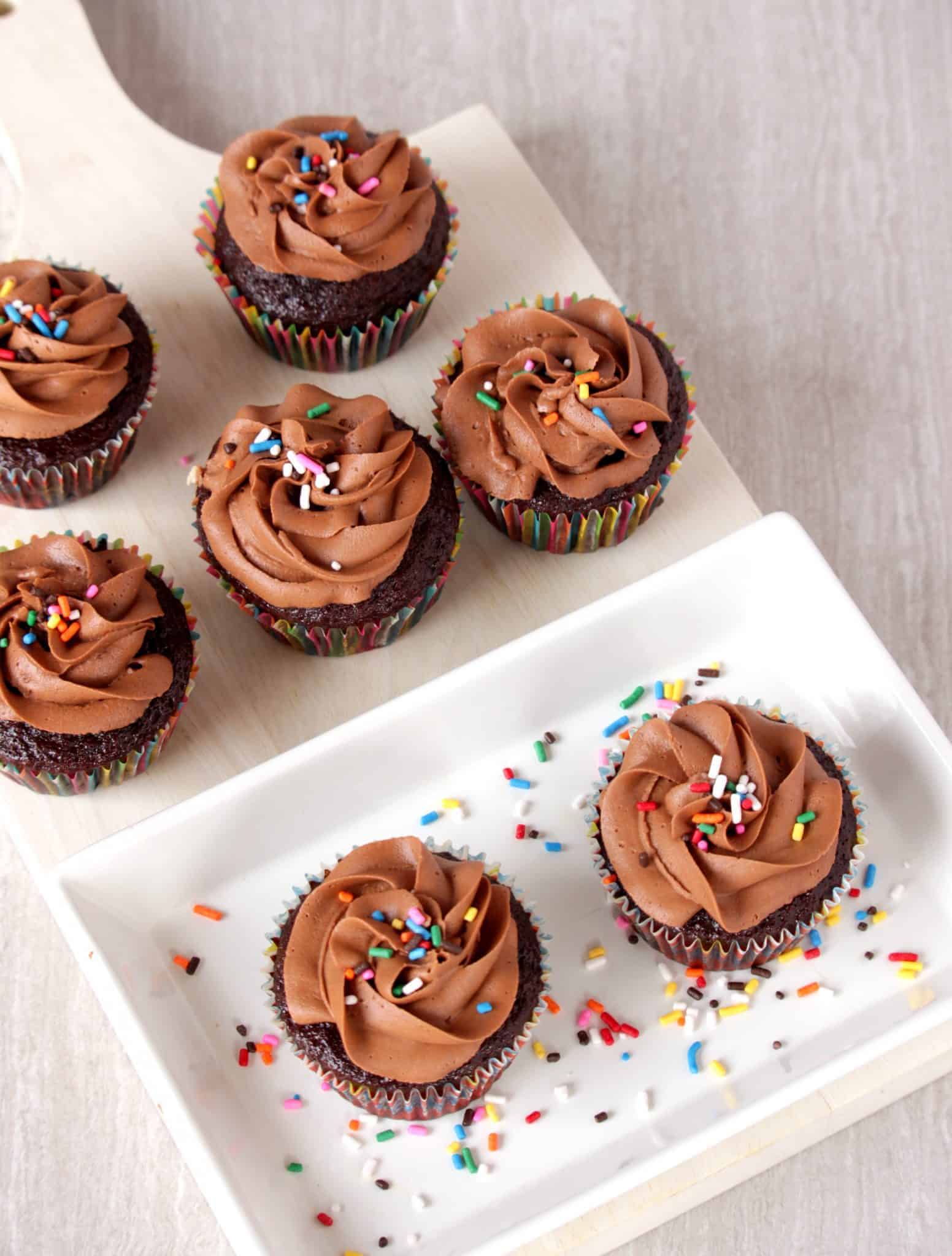 Chocolate Cupcakes with Chocolate Buttercream Frosting garnish in a Plate