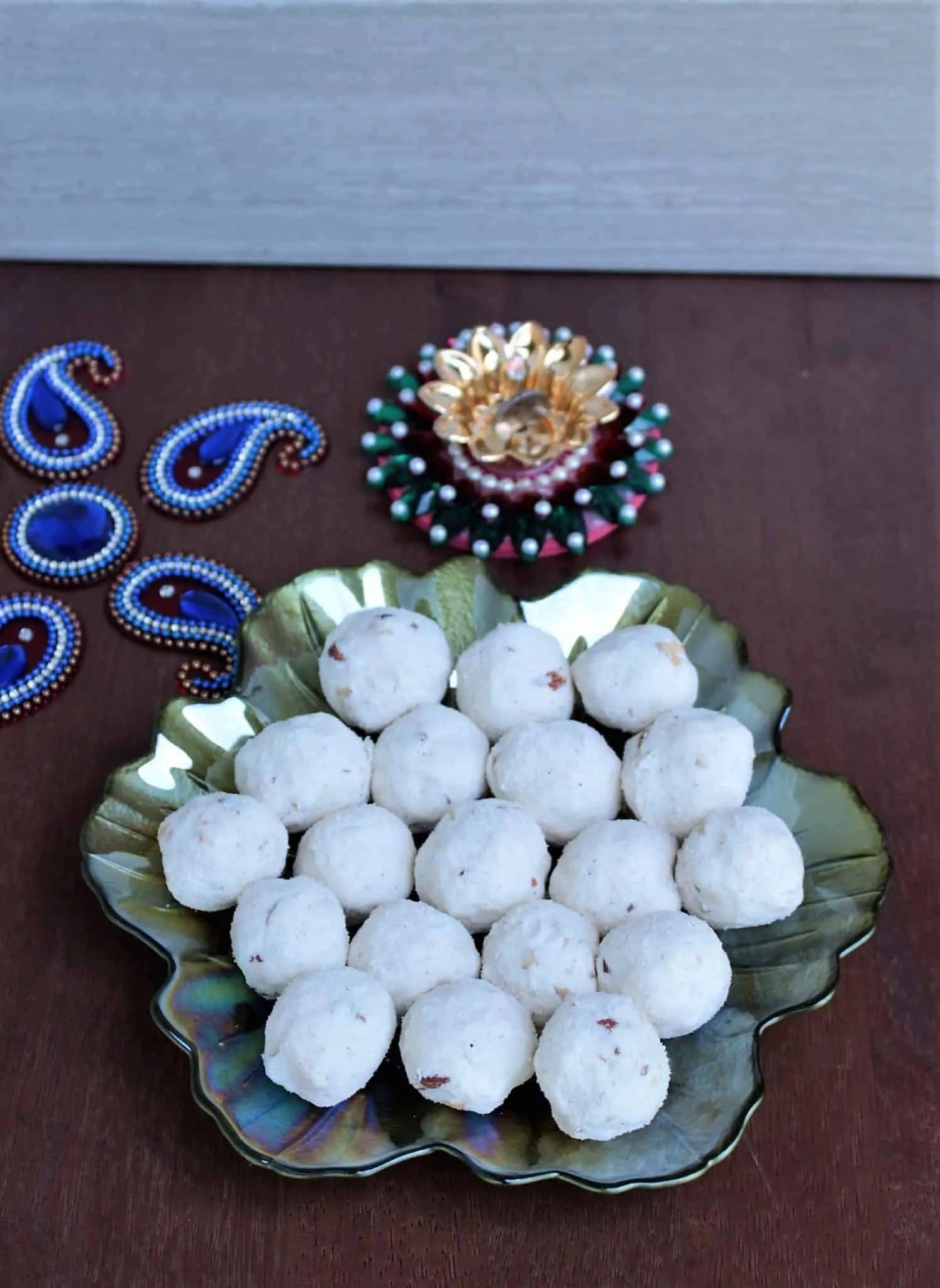 Rava urundai for Diwali.