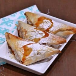 apple turnovers with powdered sugar