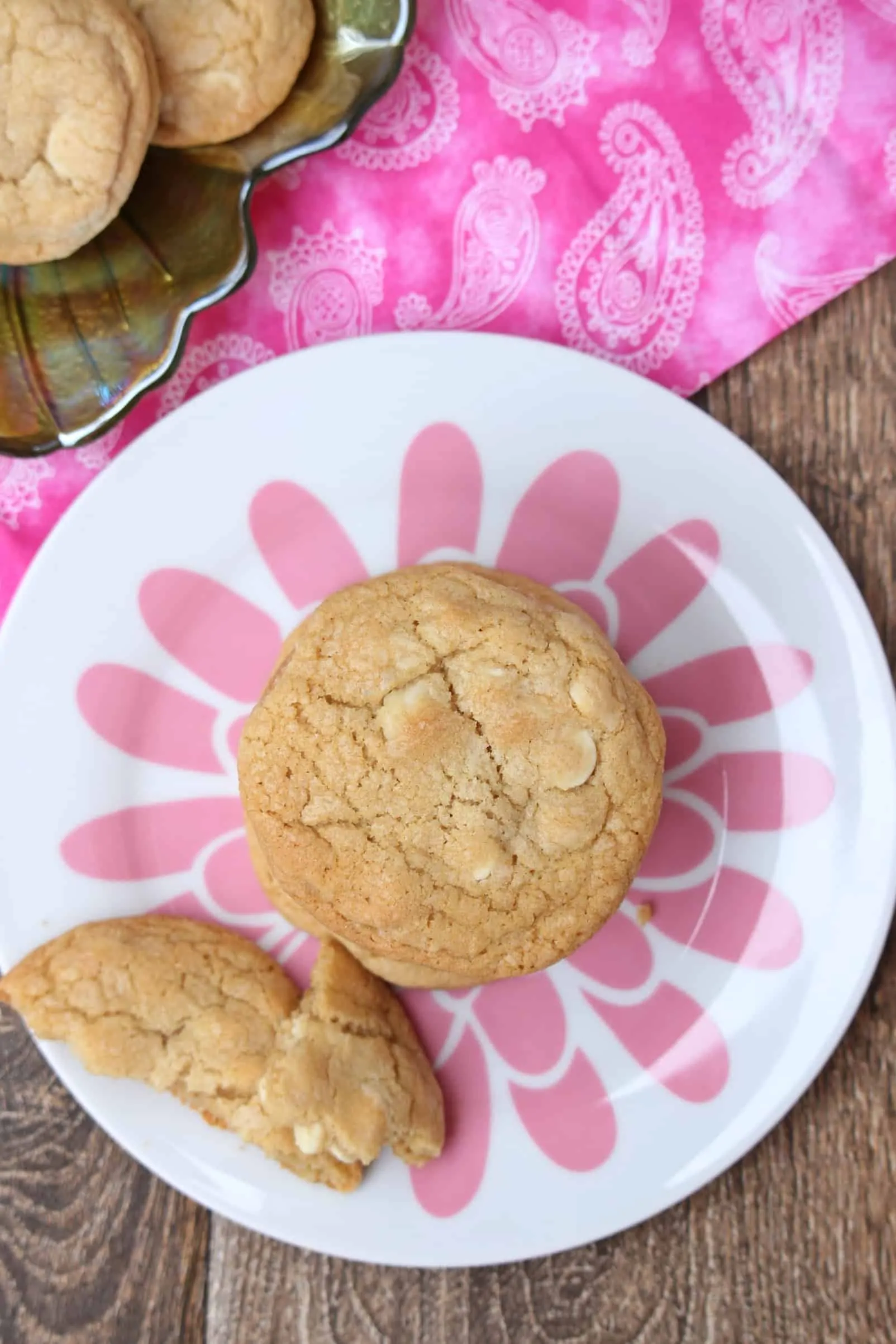 White Chocolate Macadamia Nut Cookies is serve in a dish.