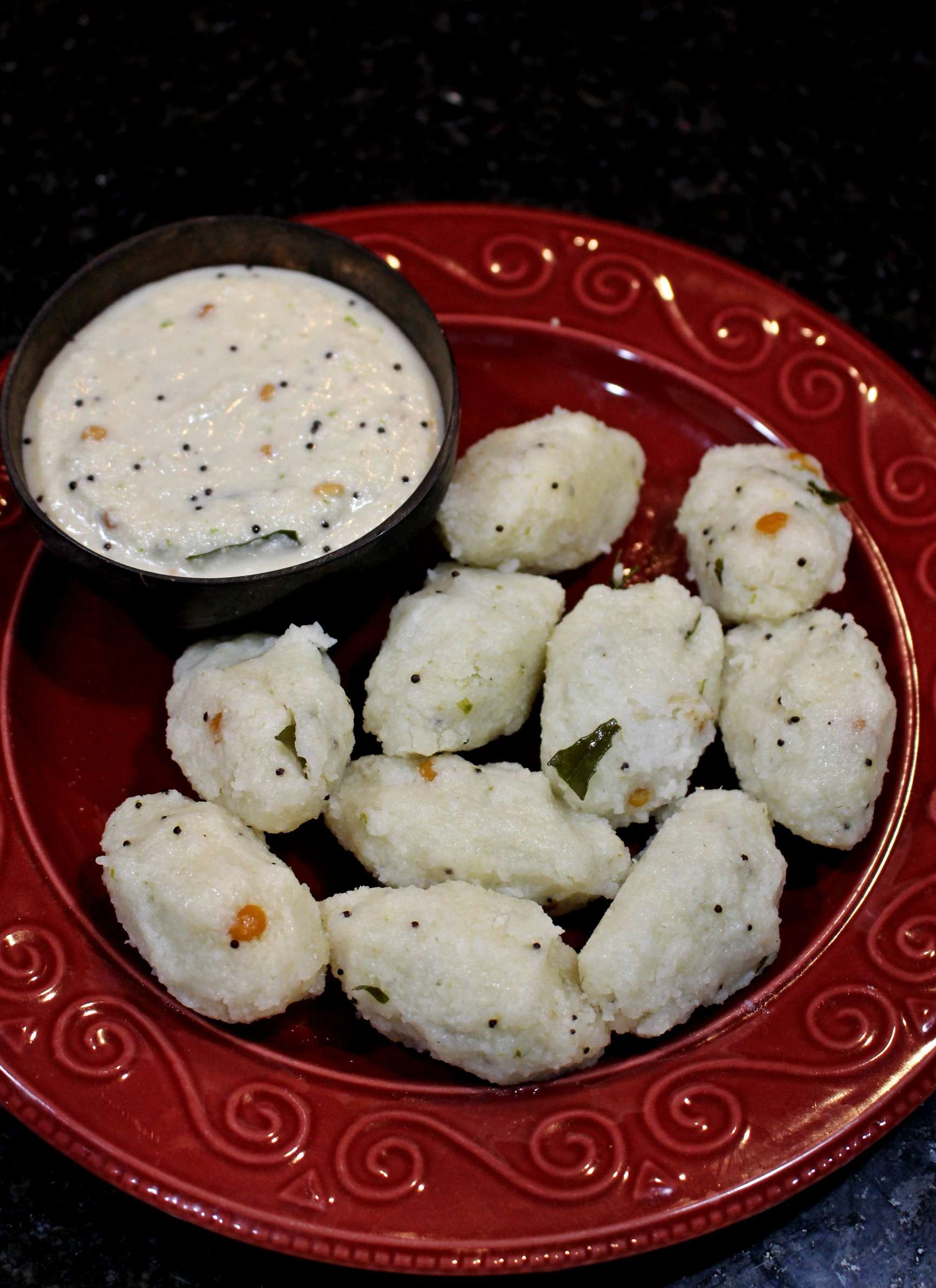 Puzhungal Arisi Pidi Kozhukattai | Steamed Savory Rice Balls Puzhungal Arisi Pidi Kozhukattai | Steamed Savory Rice Balls in a Plate