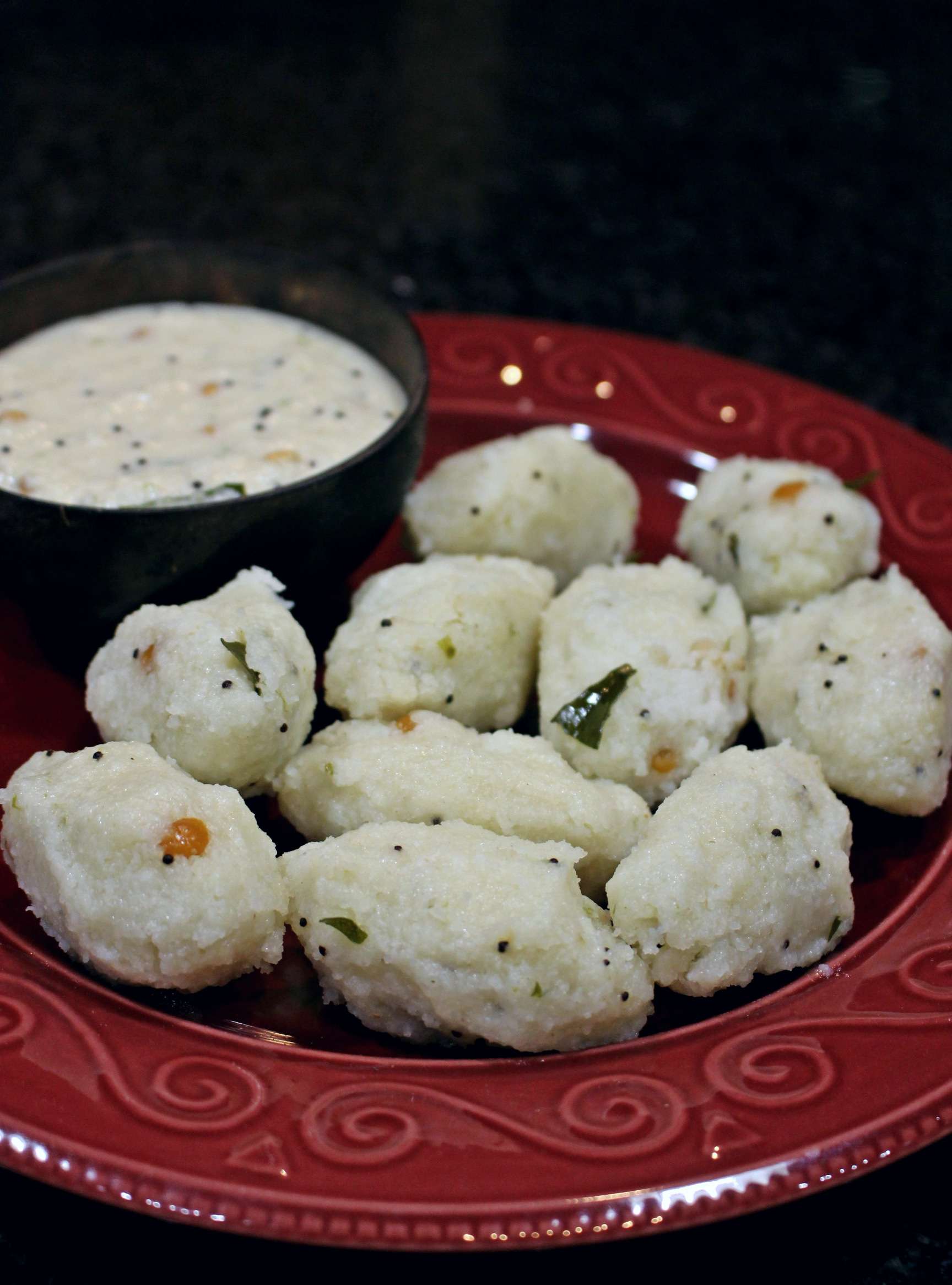 Steamed Savory Rice Balls with chutney
