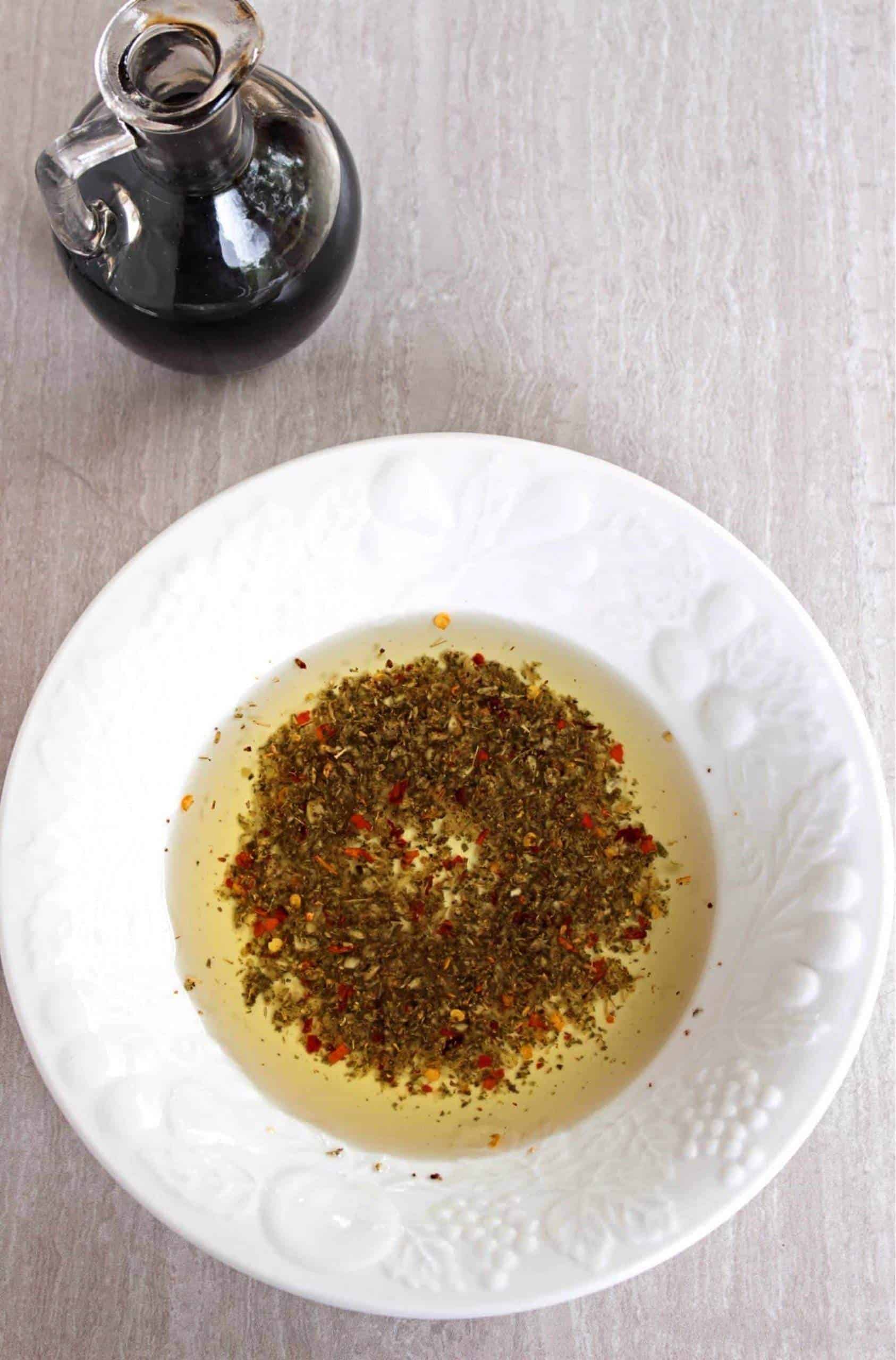 How to make Garlic and herb dipping oil