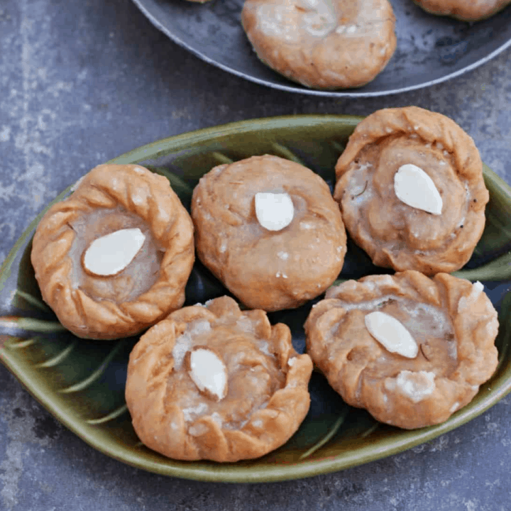 Balushahi Recipe in a plate