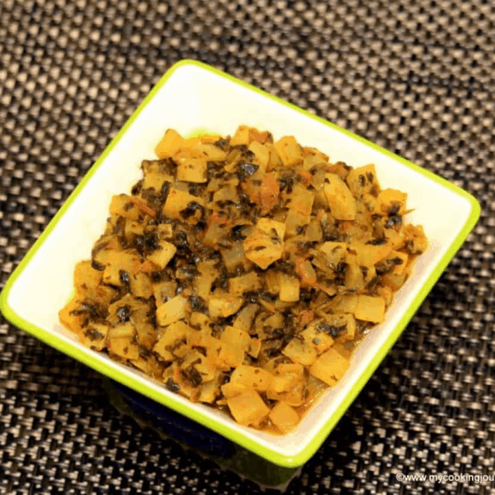 Mooli Palak Subzi in a Bowl