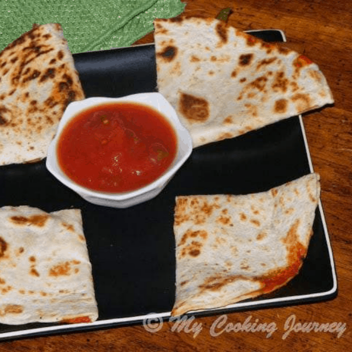 Pizzadilla – Fusion Of Pizza And Quesadilla in a plate