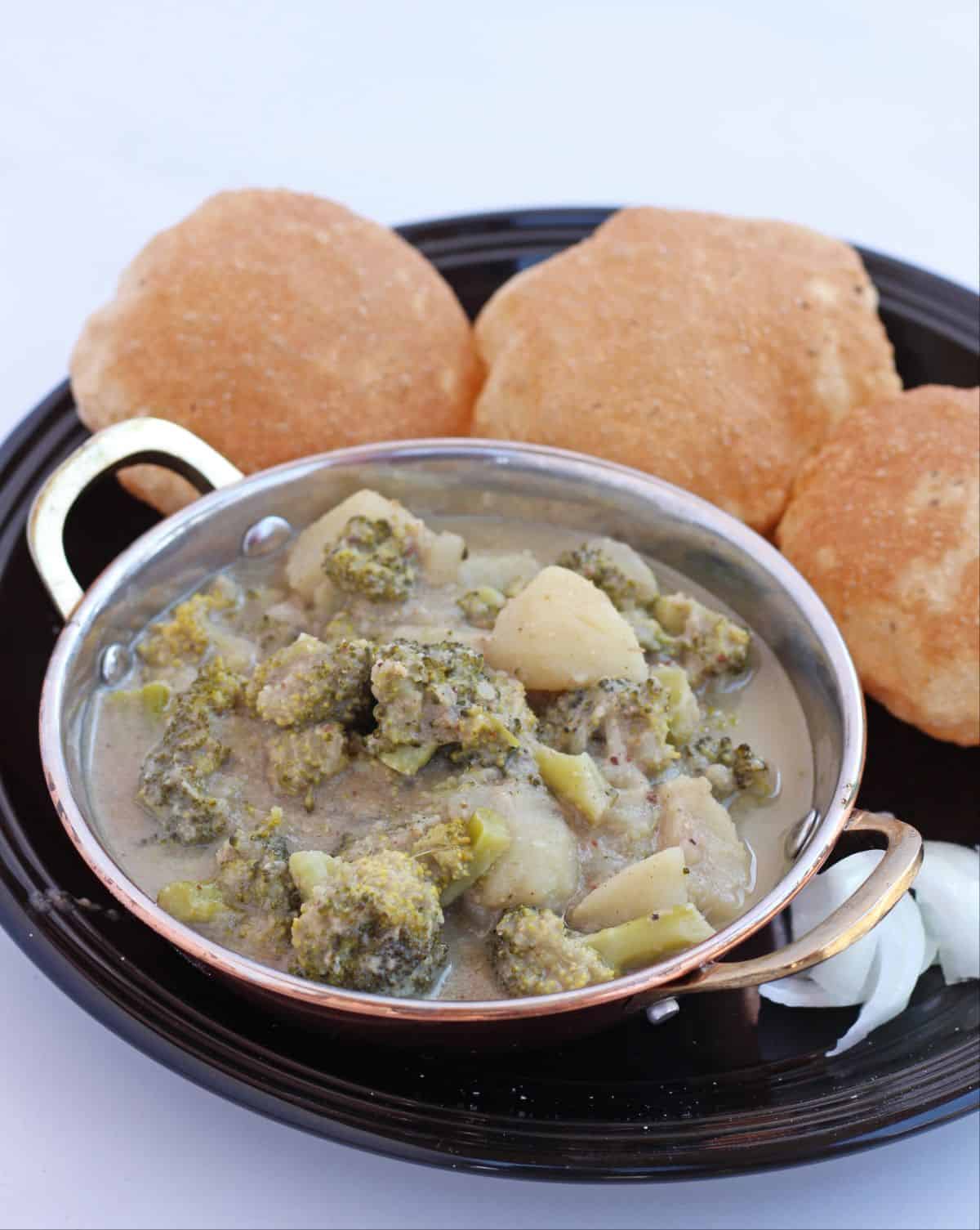 Broccoli and potato kurma in a bowl