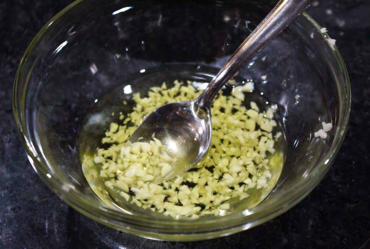 garlic in olive oil