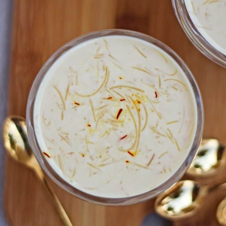 semiya payasam in a glass bowl