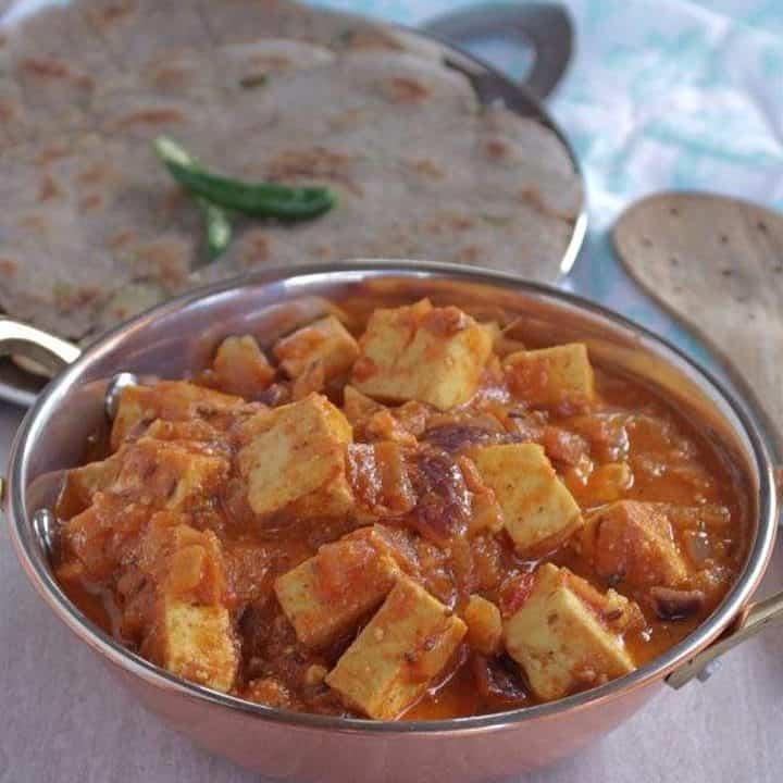 Paneer Do Pyaza in a kadai - Featured Image