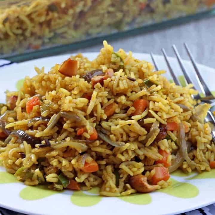 Simple Vegetable Biriyani in a plate - Featured Image