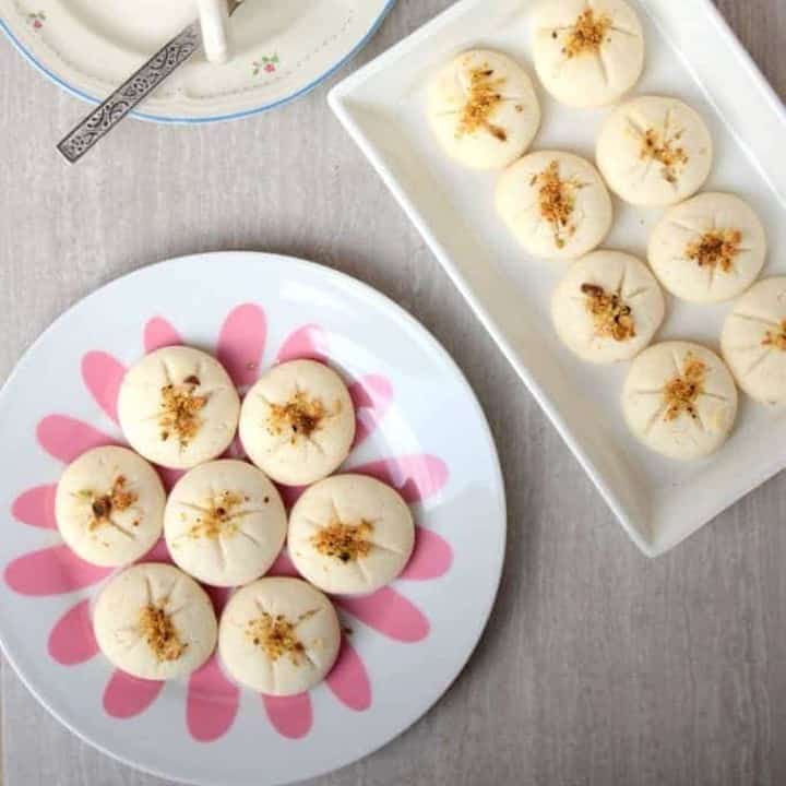 Rice Plour Cookies in two plates - Featured Image