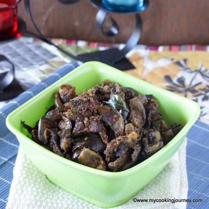 Kathirikkai Podi Curry in a bowl - Featured Image