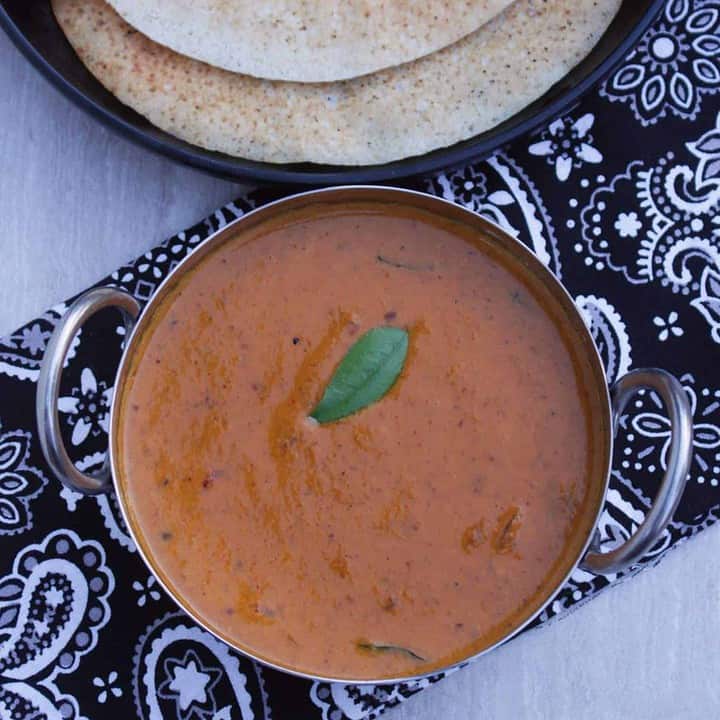 Kongu Thakkali Kuzhambu in a bowl - Featured Image