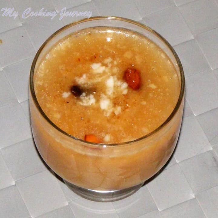 Payatham Paruppu Payasam in a glass bowl