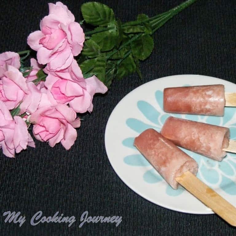 Banana Freezer Pops on a plate - Featured Image