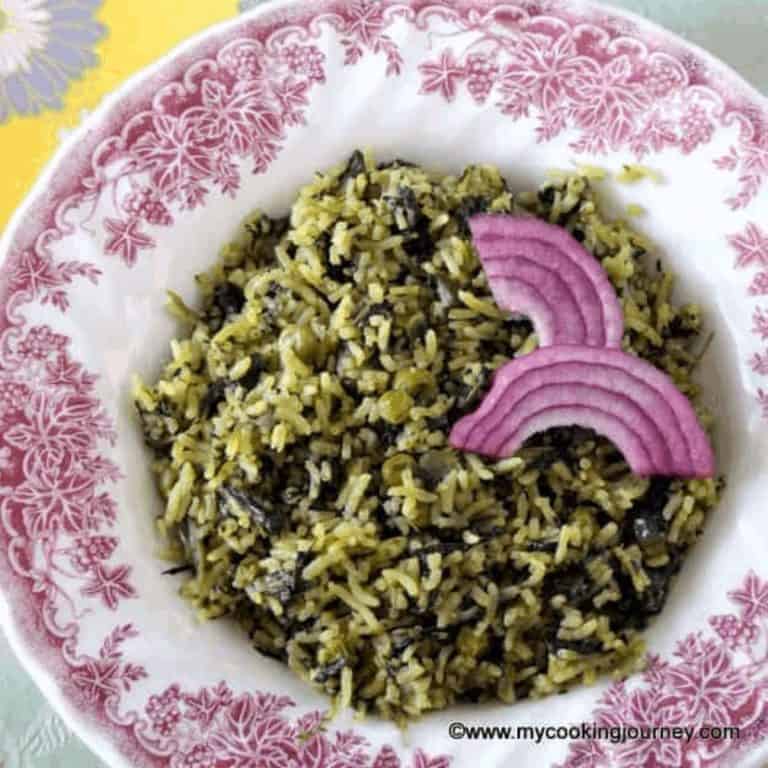 Palak Mutter Pulao in a decorated bowl - Feature Image
